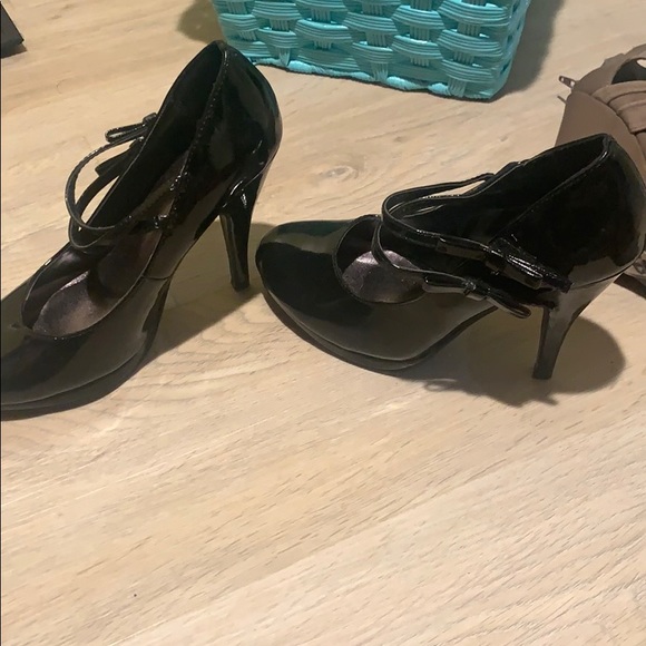 Black laced pumps - Picture 8 of 9